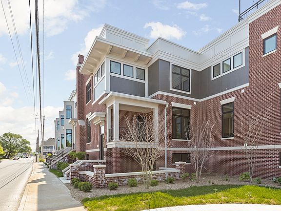 2nd image of 705 E 16th St #10b