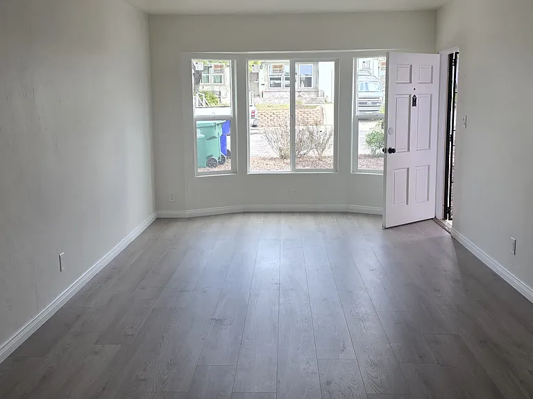 6943 Mohawk St — Photo 5