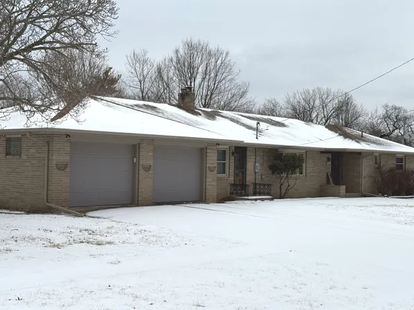 403 Oak St, Utica, IL 61373