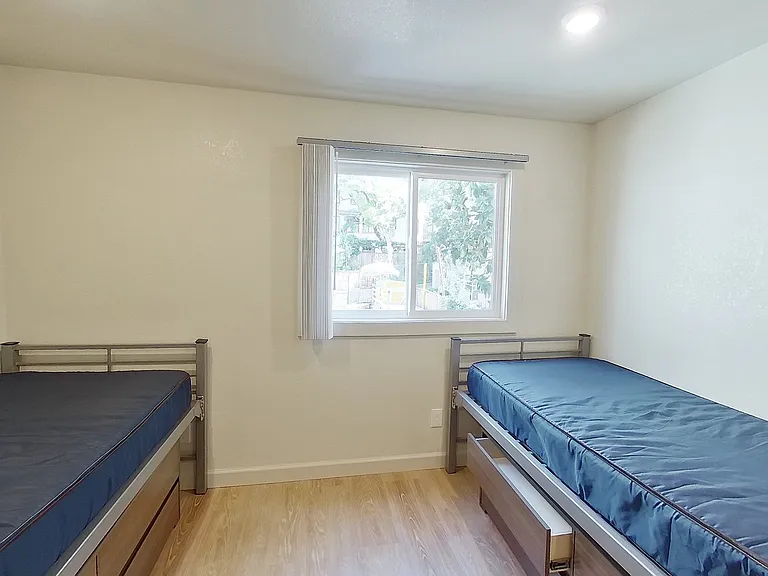 2437 Piedmont Ave — Photo 49