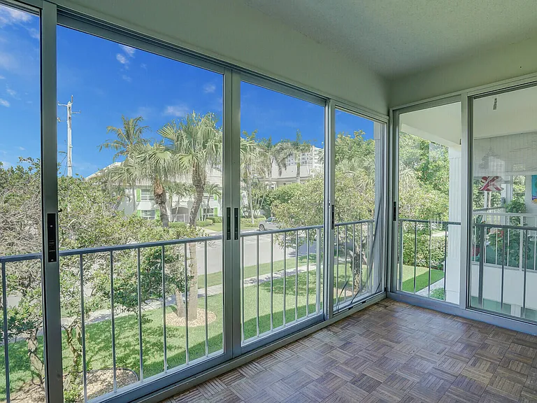 315 Venetian Dr #8 — Photo 14