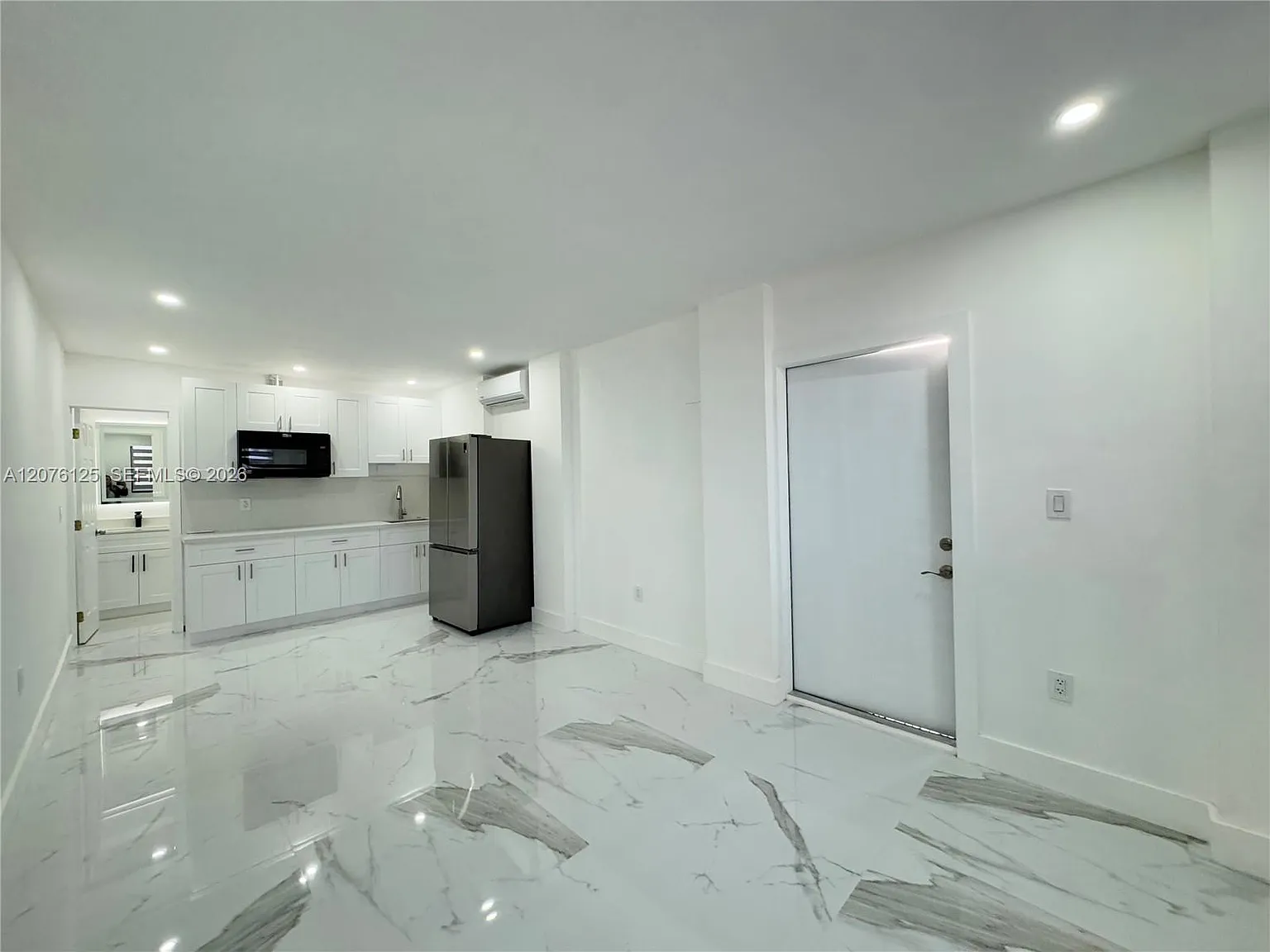 Lee Manor — Photo 1
