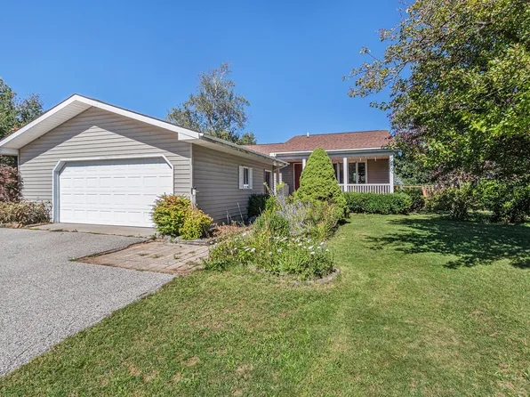 1662 W Chilberg Rd, Scottville, MI 49454
