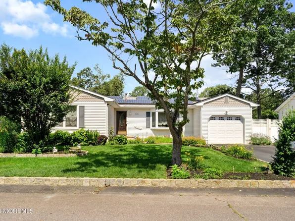 620 Pacific Avenue, Beachwood, NJ 08722