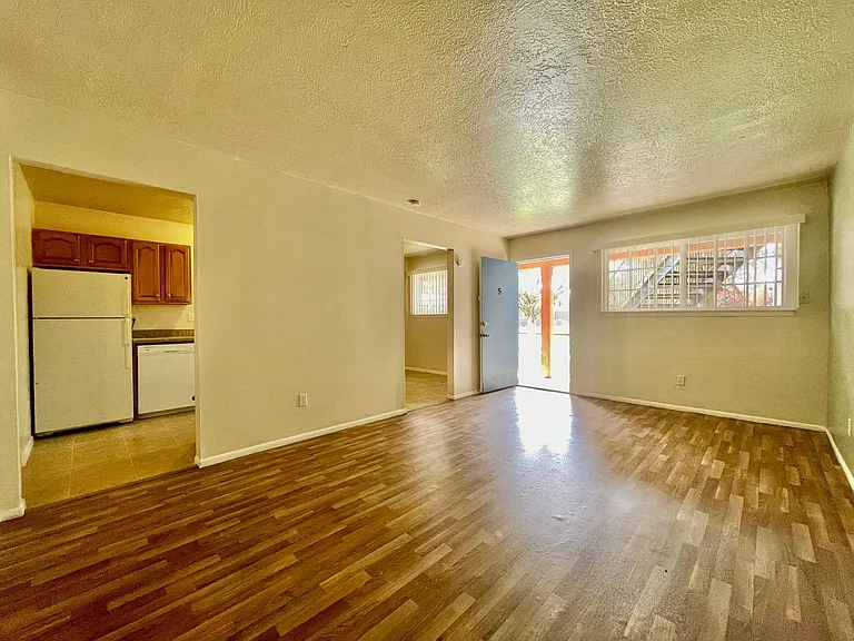Casa Del Arroyo Apartments — Photo 2