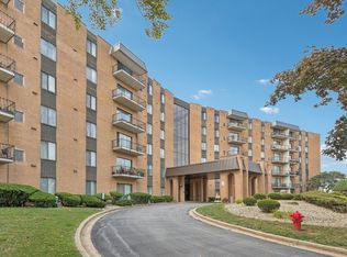 900 W Sunset Dr APT 410, Glenwood, IL