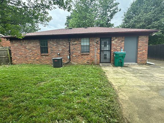 4th image of 5807 Larkgrove Dr