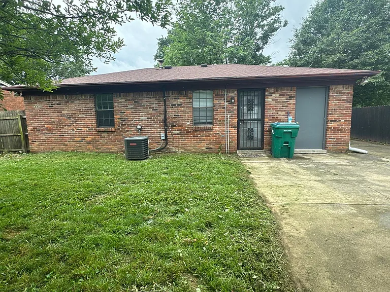 5807 Larkgrove Dr — Photo 4