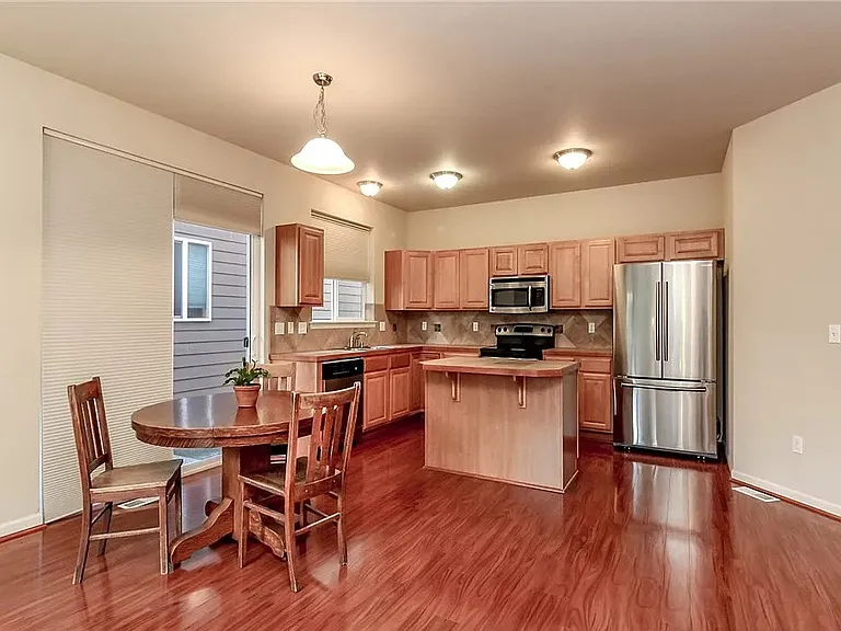 1626 Craig Rd SE — Photo 3