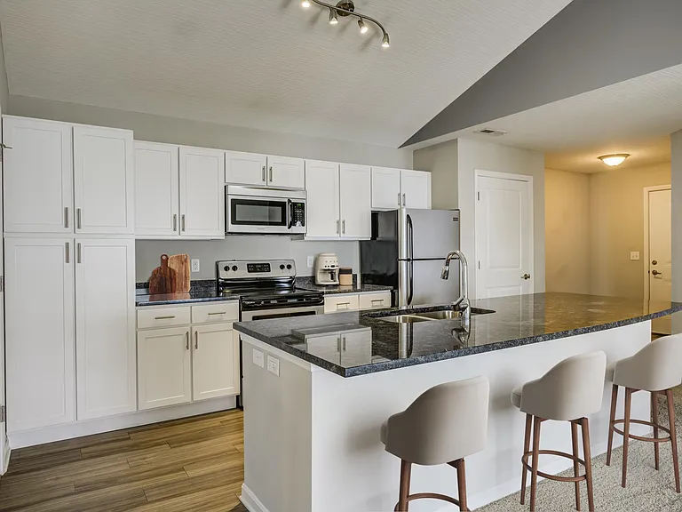 2425 W Dublin Granville Rd — Photo 6