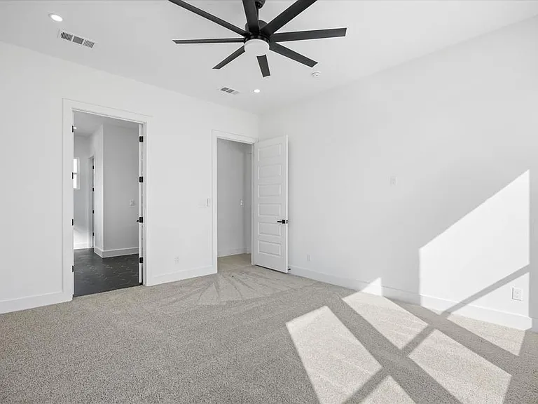 2057 Glenhollow Dr — Photo 21