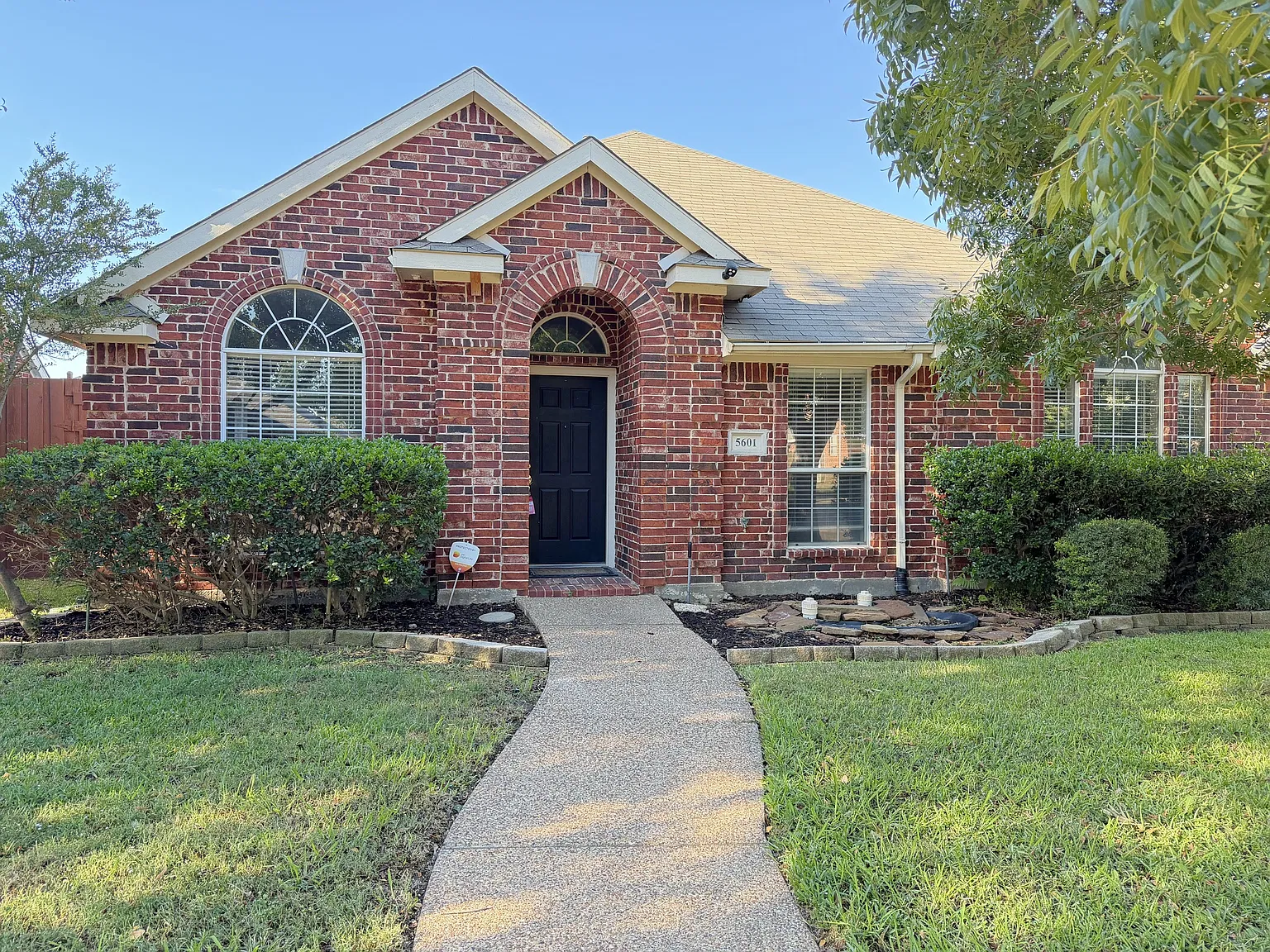 3 bed, 2140 sqft, $2,895 — Photo 1