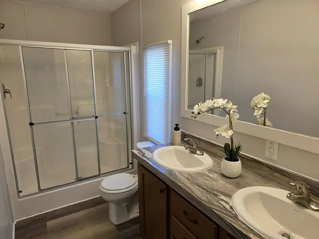 3 bed, 2.0 bath, 1056 sqft, $2,035 — Photo 4