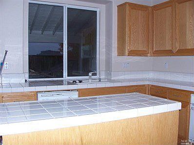 3rd image of 2829 Rockridge Dr
