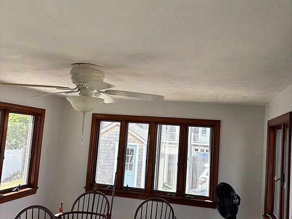 4th image of 16 Jackson St #16