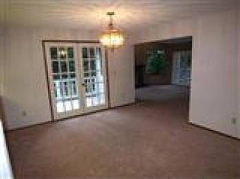 3rd image of 2904 Shawnee Dr NW