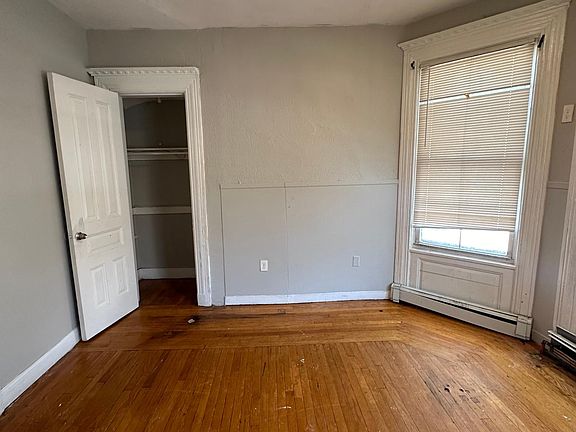 4th image of 578 Howard Ave #A