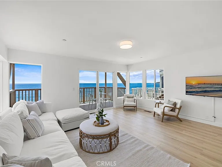 1045 Gaviota Dr #B — Photo 6