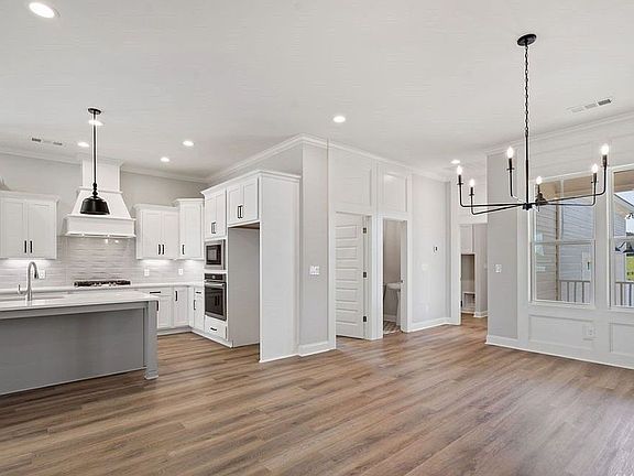 4th image of 338 Heron Hill