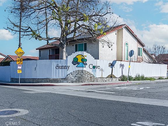 3rd image of 623 W Indigo St