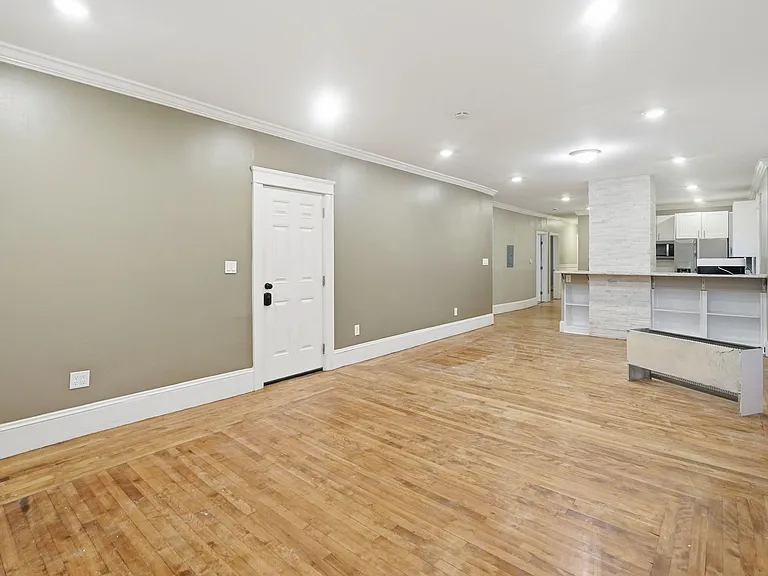 131 Providence St — Photo 16