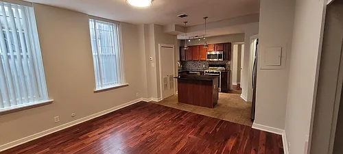 721 Walnut St #201 Photo 1