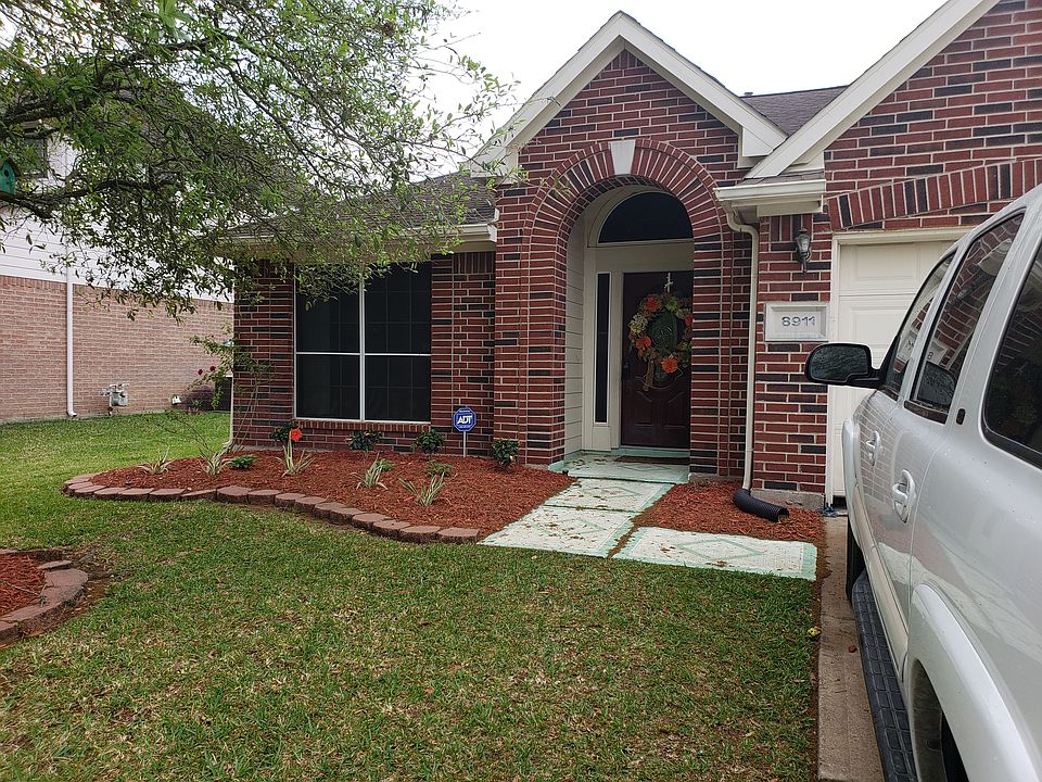 1st image of 8911 Starlamp Ln