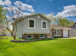8177 Northway Dr, Hanover Park, IL
