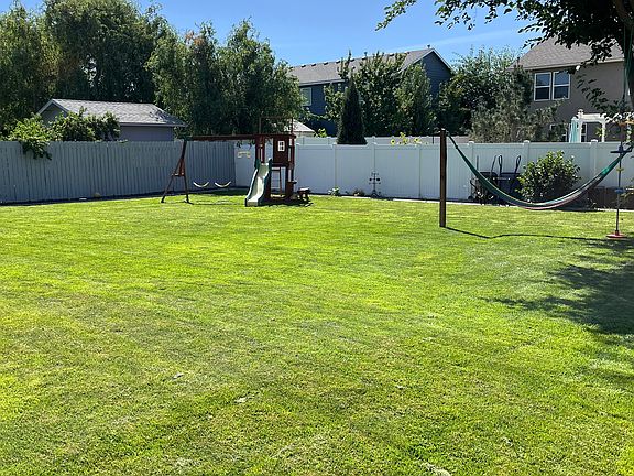 2nd image of 5016 Malaga Dr