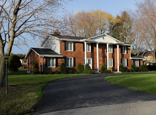 9479 N Broadmoor Rd, Bayside, WI 53217