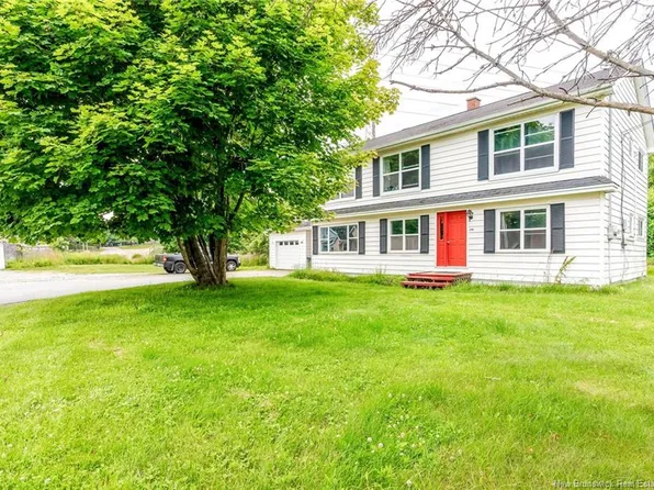 298 Westmorland Rd, Saint John, NB E2J 2G3