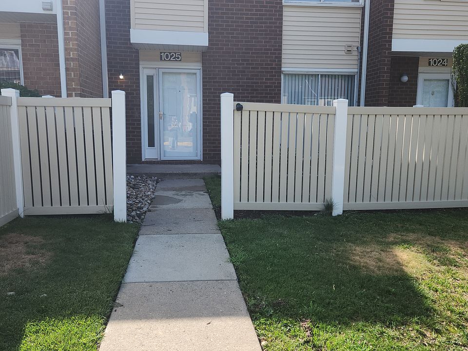 1st image of 1025 Oaklyn Ct #1025