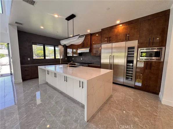 11230 Pickford St, Los Angeles, CA 90064