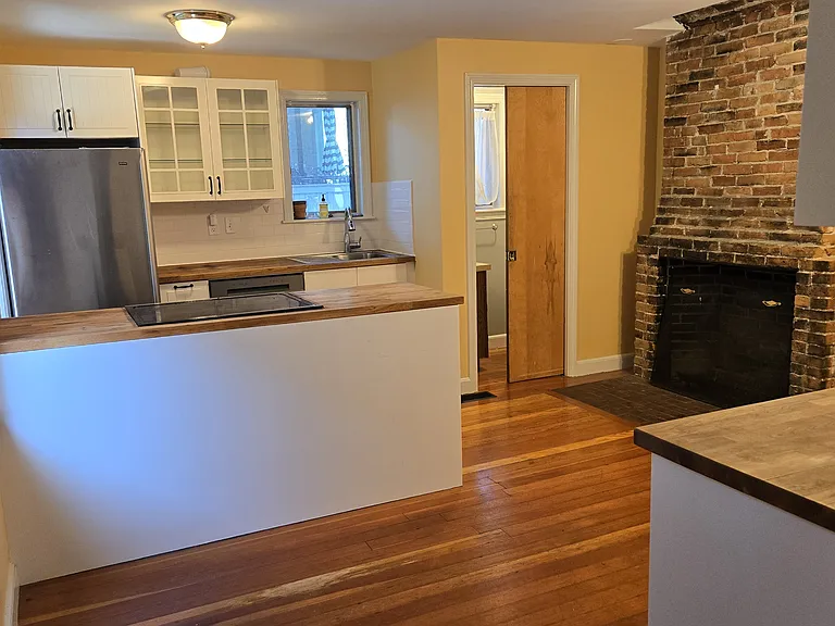 7 Cottage St — Photo 5