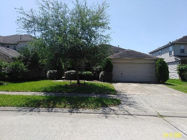 1st image of 518 Remington Heights Dr