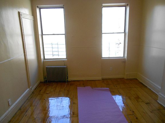 2nd image of 381 Saratoga Ave