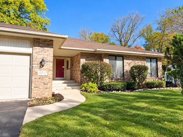 5310 Regents Park Rd, Rockford, IL 61107