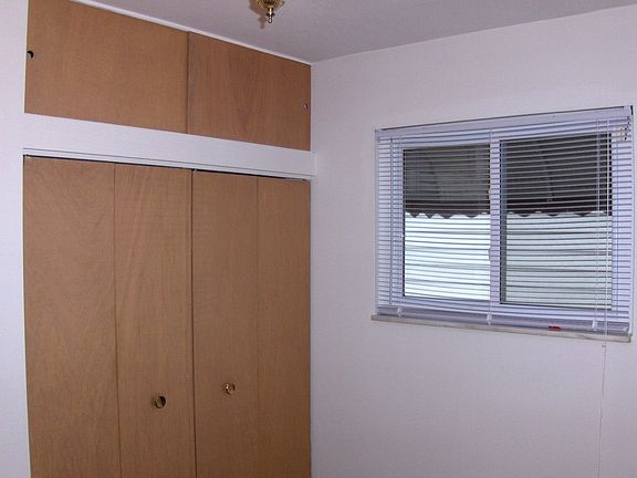 4th image of 15363 Meigs Blvd