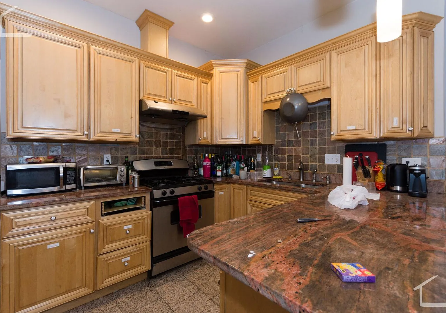 9/1 Oversized, renovated 4BR/2BA in Allston, w/d in unit! — Photo 1