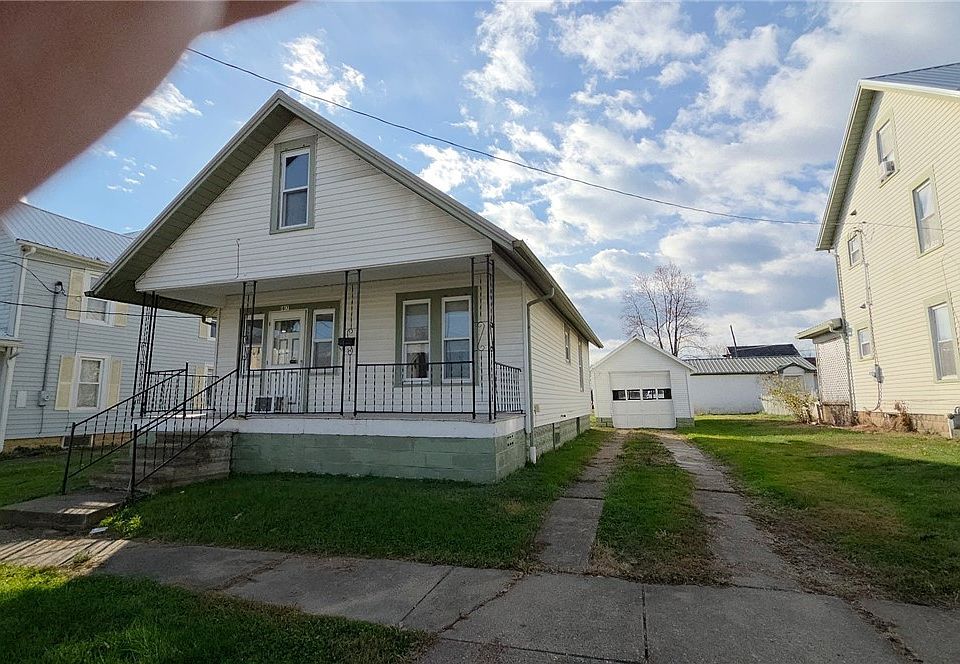 2nd image of 1017 Fairground St