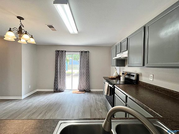 5th image of 126 Sedgewick Dr