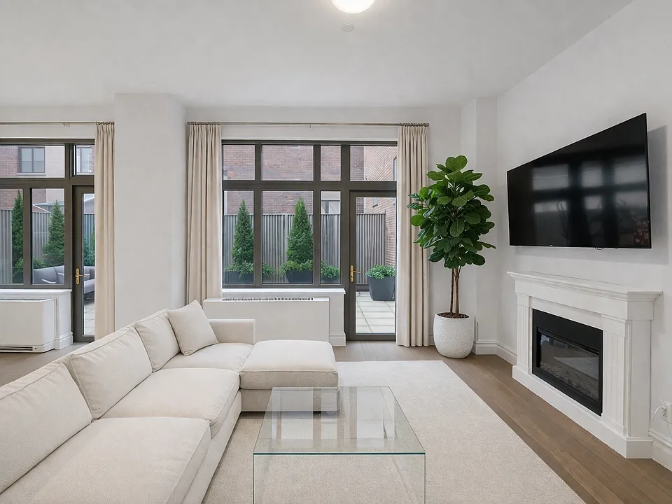 125 W 22nd St #1B