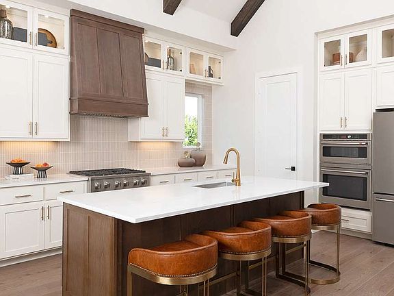 Aster Park - Graham Interior Image 4