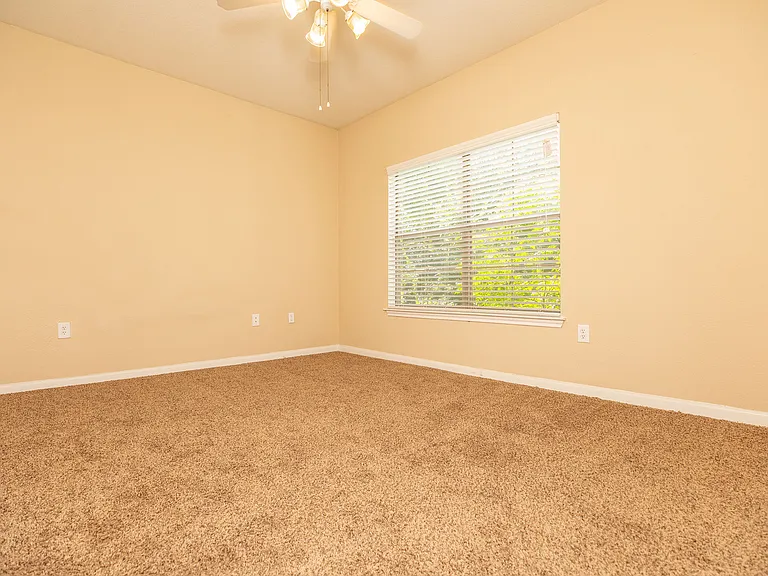 8100 Huebner Rd — Photo 21