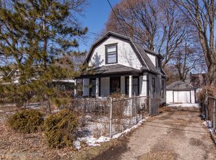 902 W Willow St, Lansing, MI 48915
