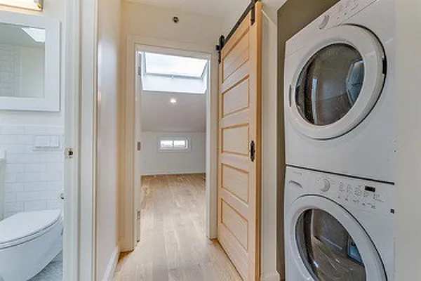 Rented by RES New York | media 21