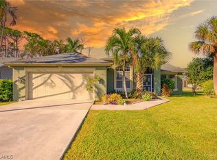 2600 Elva Pl, Lehigh Acres, FL 33971