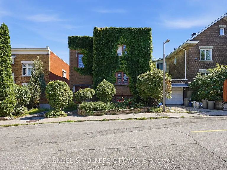 99 Charlotte St #3 — Photo 1