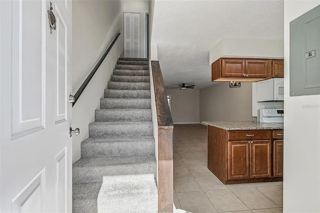 2 bed, 1.5 bath, 960 sqft, $1,800 — Photo 4