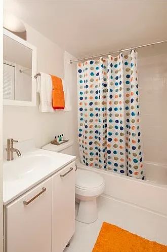 Stratford Apartments — Photo 17